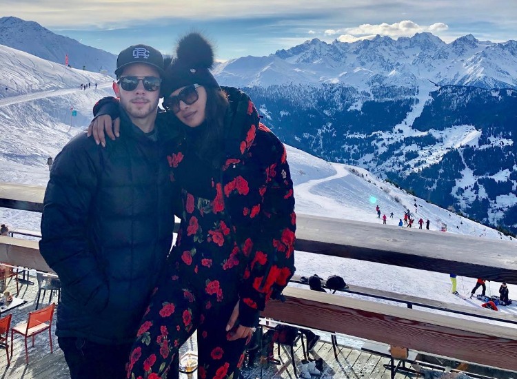 Priyanka Chopra goes skiing with &lsquo;The Jonas&rsquo;
