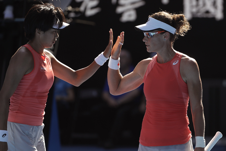 Australian Open 2019 Samantha Stosur Zhang Shuai Win Women S Doubles Title Tennis News