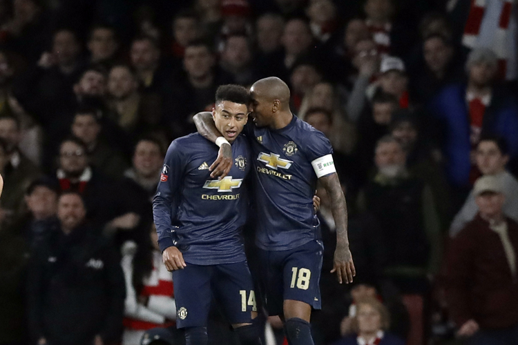 FA Cup: Sanchez scores on Arsenal return as Manchester United win 3-1