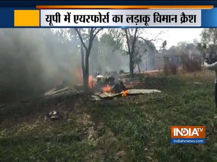 UP: Indian Air Force Jaguar fighter plane crashes in Kushinagar, pilot ...