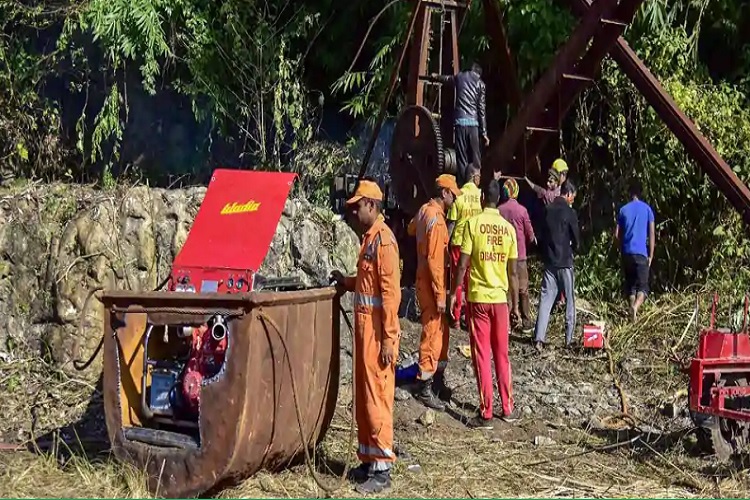 No blueprint of illegal mine, facing difficulties in rescuing 15 miners: Centre tells SC