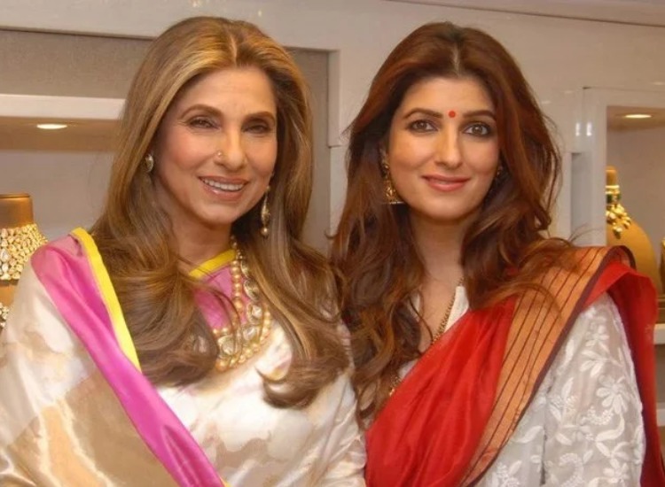 Twinkle Khanna Wants To Punch The Photographer In This Throwback Photo With Mom Dimple Kapadia