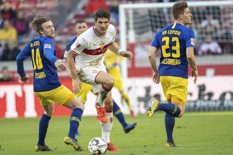 Bundesliga: Claudio Pizarro nets late to become the league's oldest-ever goal-scorer