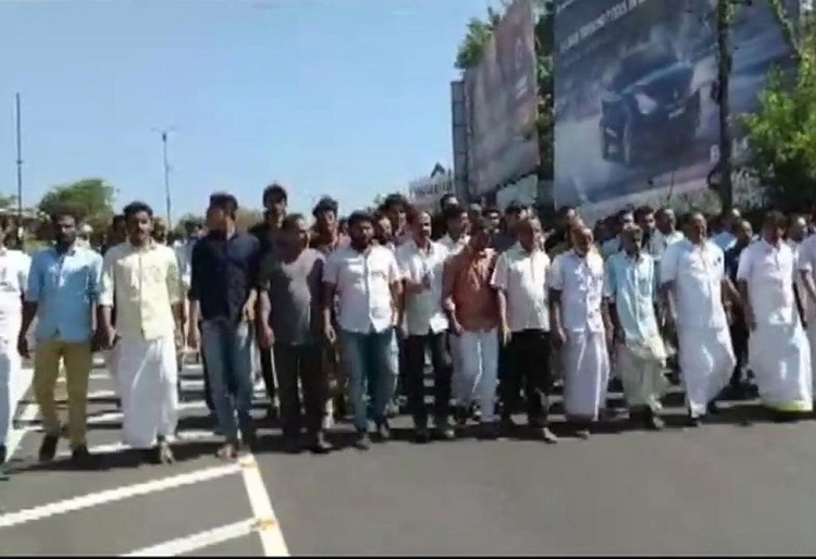 Kerala: Shutdown in state over killing of two Youth Congress activists; roads blocked, state-owned buses stoned