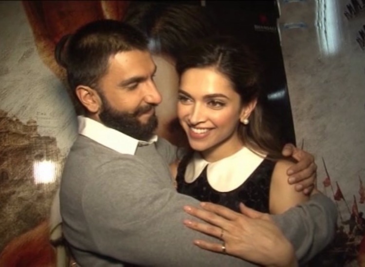 Ranveer Singh blows kisses, poses for selfies with fans as he