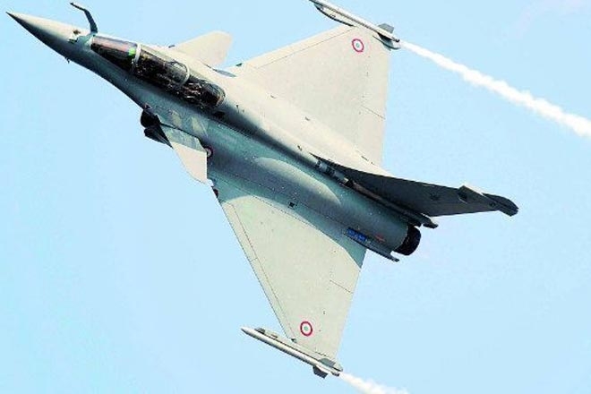 'NDA's Rafale deal 2.86% cheaper than UPA offer': Here's what CAG report says