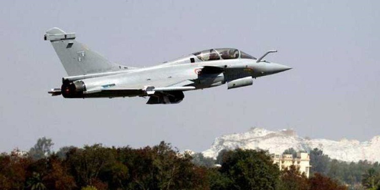 2 Indian aircraft shot, 2 IAF pilots arrested, claims Pakistan