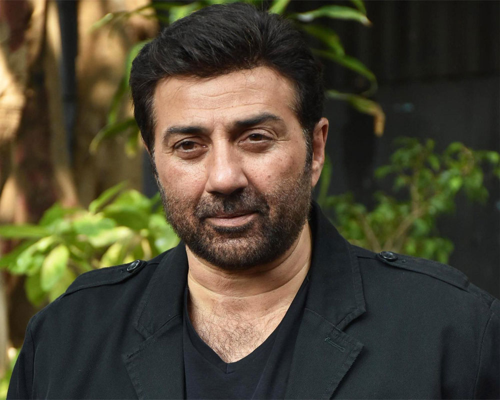 Aankhen 2: Sunny Deol approached to play grey role in Amitabh Bachchan  starrer | Bollywood News – India TV