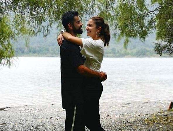 Virat Kohli and Anushka Sharma's lovey-dovey photo