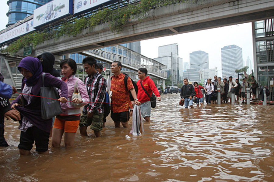 Indonesia Flash Floods Kill 42, Many Missing – India TV