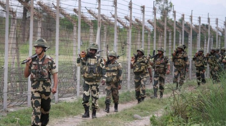 Jammu and Kashmir: Pakistan continues to violate ceasefire along LoC; dozens of forward posts, villages targetted