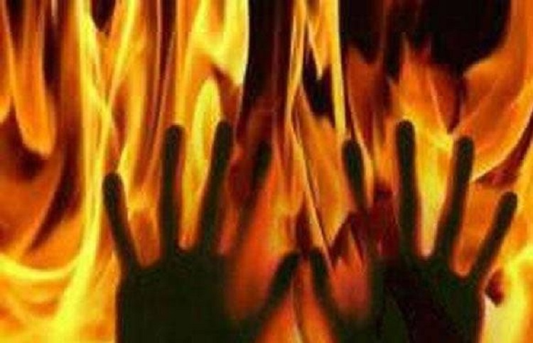 Woman charred to death along with two minor daughters