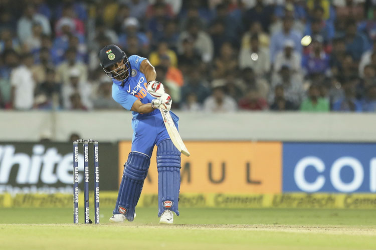 1st ODI: Kedar Jadhav reveals how MS Dhoni guided him through the run chase in Hyderabad