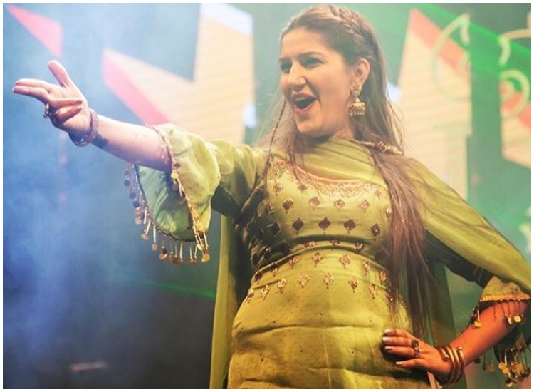 750px x 550px - Viral video of Haryanvi sensation Sapna Choudhary Dancing to Chetak Pe  Chaale song wins the internet | Regional-cinema News â€“ India TV | Regional  News â€“ India TV
