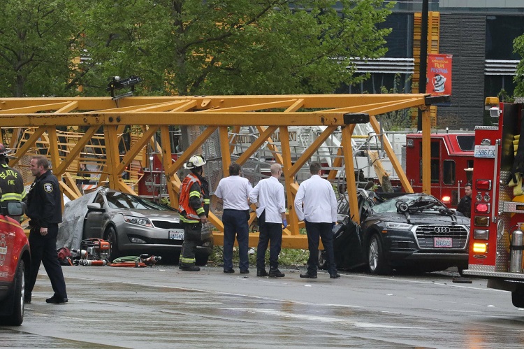 Four killed as construction crane collapses, crushes cars in Seattle