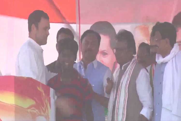 When Rahul Gandhi met Rahul at Bihar rally. Here's what happened ...
