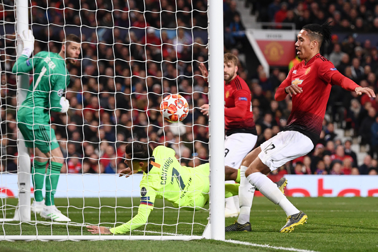 Own goal from Luke Shaw gives Barcelona the win against Manchester United