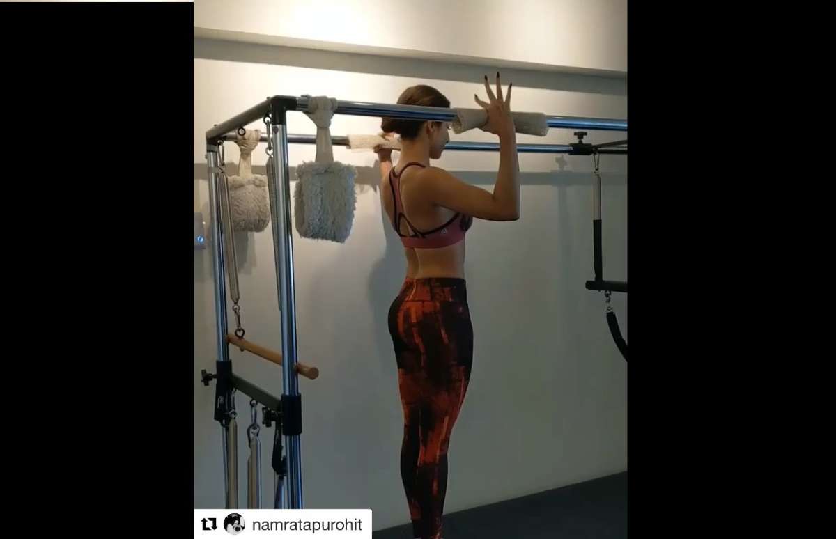 Malaika Arora in printed sports bra and yoga pants gives gym look