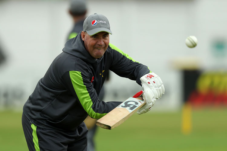 Pakistan coach Mickey Arthur concerned with fielding ahead of 2019 World Cup