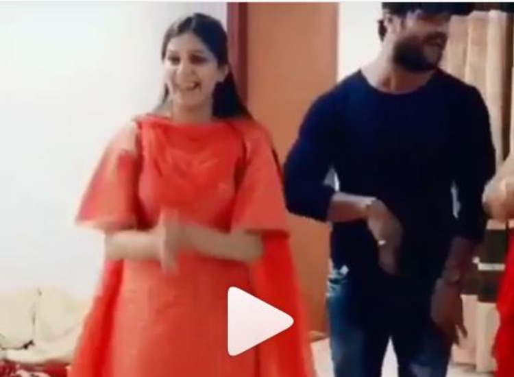 VIDEO: Bhojpuri sensation Khesari Lal Yadav dances with Haryanvi diva Sapna Choudhary on popular song Theek Hai