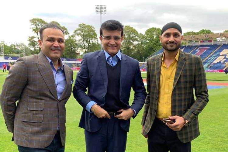 Virender Sehwag turns back the clock with picture perfect reunion ...