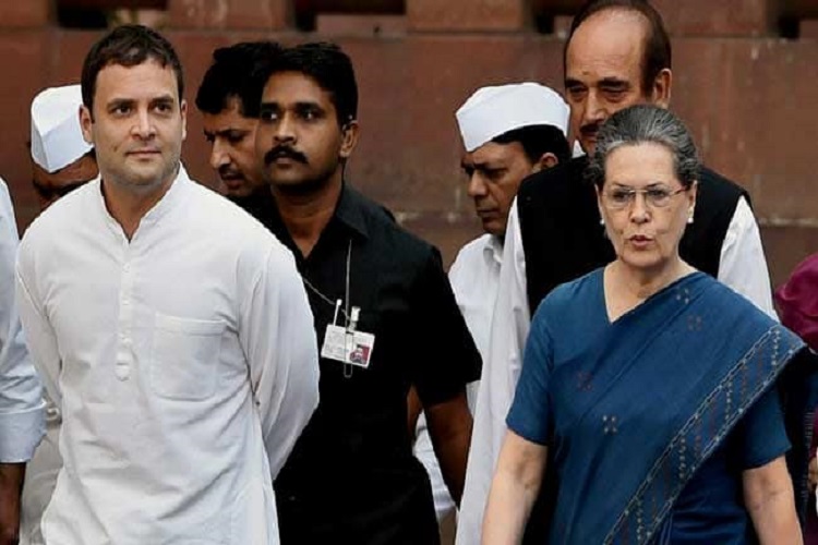 Karnataka Congress MLAs ask Rahul Gandhi to continue as party chief