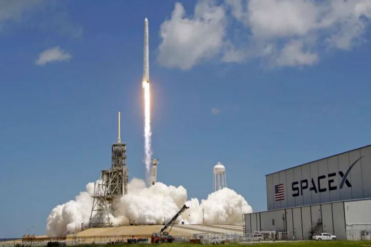 SpaceX creates history by launching 60 Starlink satellites