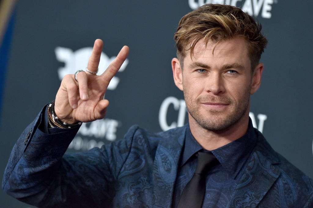 Chris Hemsworth won't shoot anything this year. Here's why – India TV