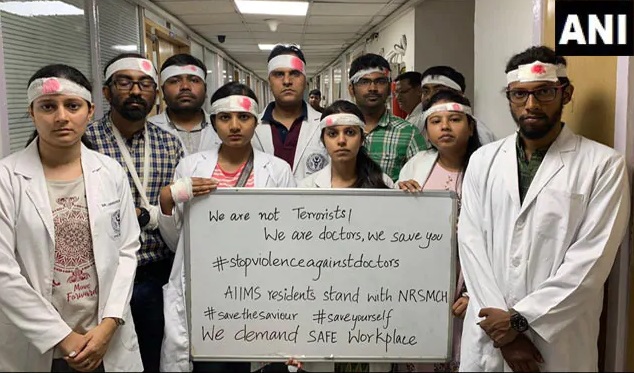 Doctors' strike: Services in Delhi's AIIMS, Safdarjung hospital hit, patients suffer