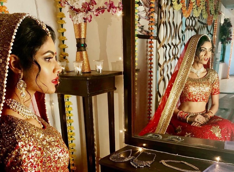 Bigg Boss fame Lopamudra Raut turns bride in video of 'Hamari atariya pe' |  Tv News â€“ India TV