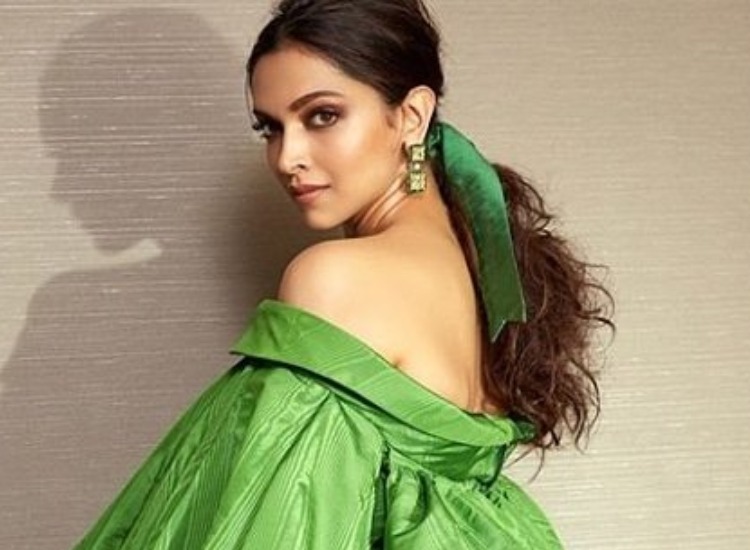 Ranveer Singh leaves adorable comment on wife Deepika Padukone&rsquo;s latest picture