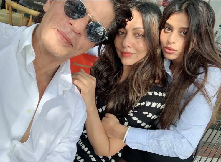 Shah Rukh Khan shares pictures with his two lady luck as daughter Suhana Khan graduates from school