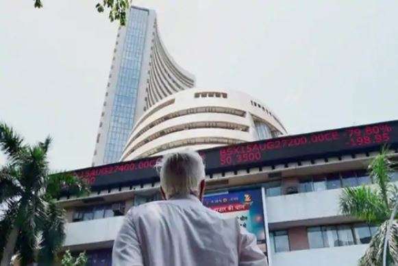 Sensex falls over 150 points; banking, IT stocks drag