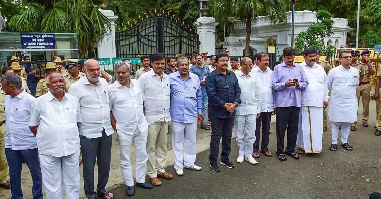 Karnataka crisis: No rest to turmoil, JD(S) legislative party meet later today