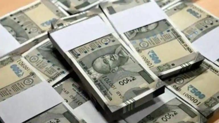 Rupee Slips 13 Paise To 69 05 Vs Us Dollar In Early Trade Business News India Tv