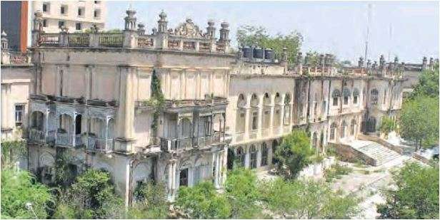 Errum Manzil heirs move HC for compensation; seek stay on demolition