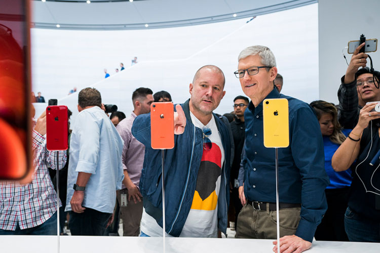 Tim Cook rubbishes reports of Jony Ive frustrated with him