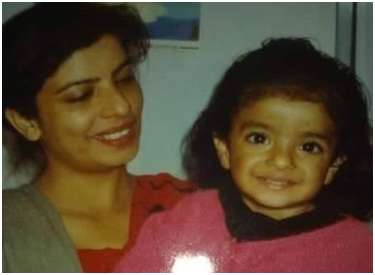 Can You Recognise The Popular Actress In This Throwback Picture? – India TV