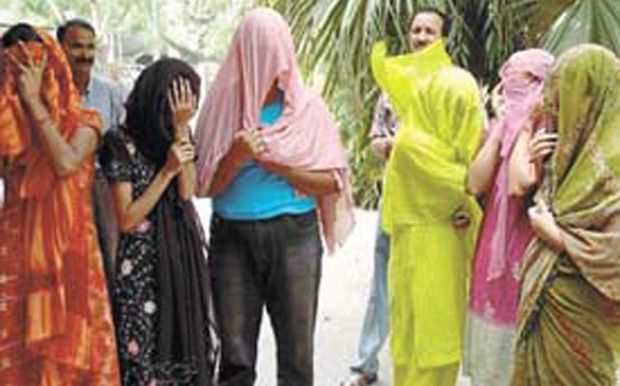 Sex Racket Busted In Noida 35 Held In Simultaneous Raids At Spa