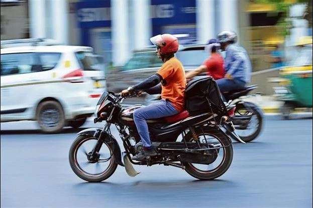 Swiggy delivery boy chased, thrashed by gang of 10 in Bangalore