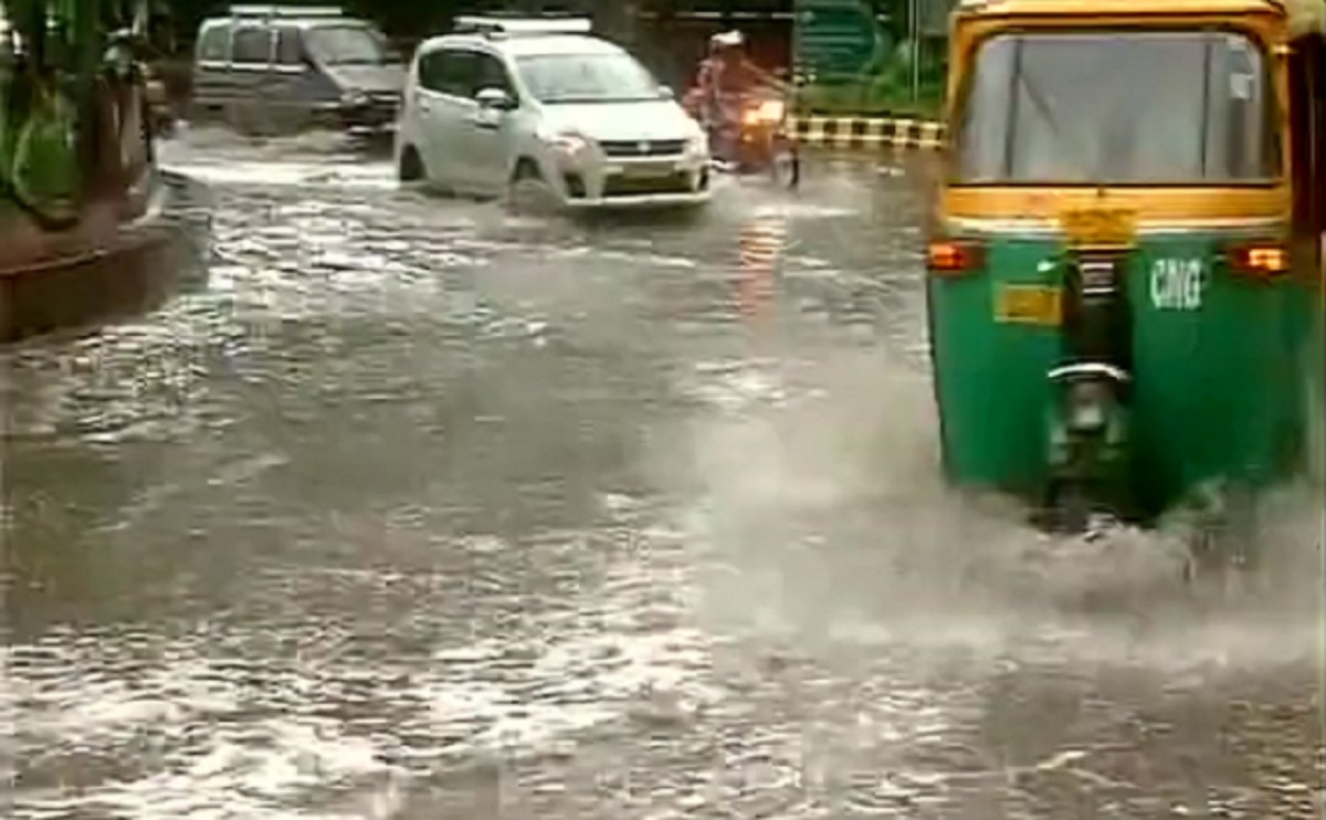 Heavy Rains Lash Parts Of Delhi Waterlogging Causes Inconvenience To People Visiting Red Fort 3530