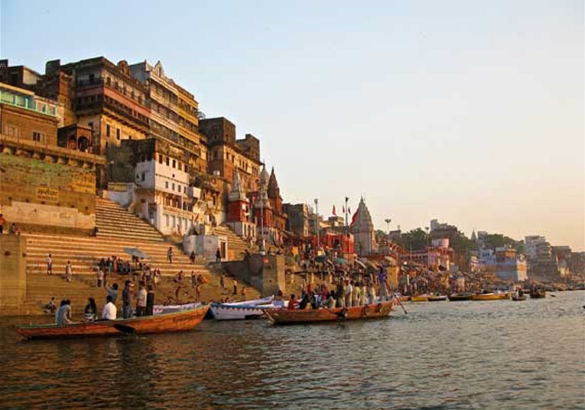 Manikarnika Ghat - The Burning Ghat of Varanasi - Varanasi Guru | Varanasi,  Fire photography, Travel pictures