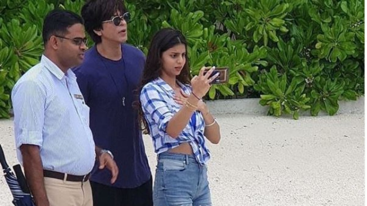 Suhana Khan's expression in this latest photo from Maldives vacay has left netizens curious