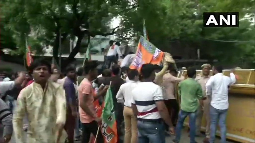 JNU sedition case: BJP youth wing members stage protest near Delhi CM's residence