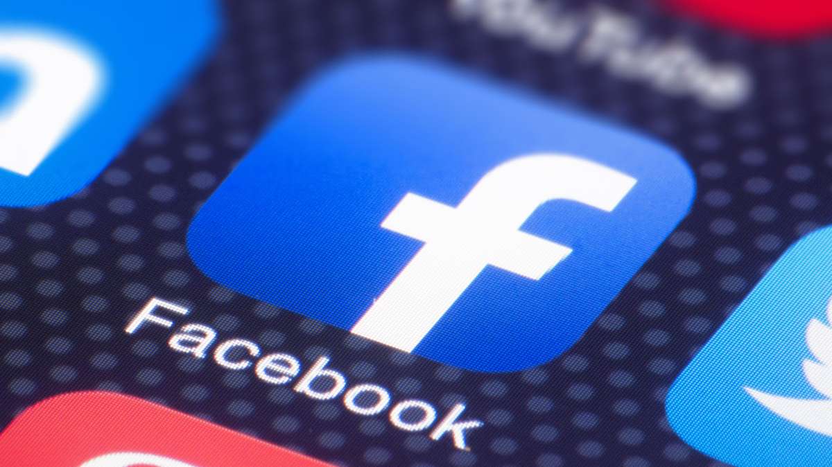 400 million Facebook users' phone numbers LEAKED in privacy lapse