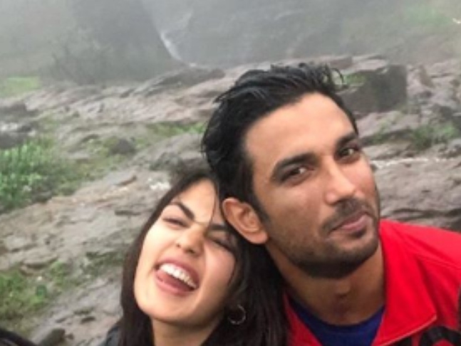 Rhea Chakraborty calls Chhichhore 'brilliant film'. Rumored beau Sushant Singh Rajput reacts