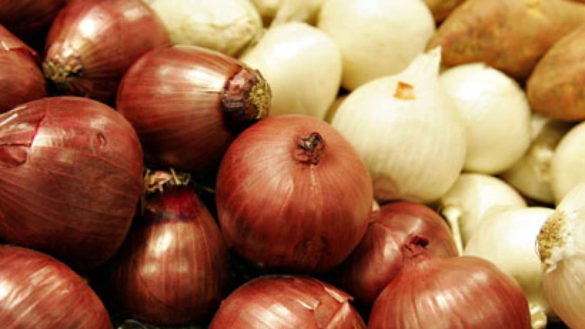 In Lucknow, a man robbed of his onions, tomatoes and garlic