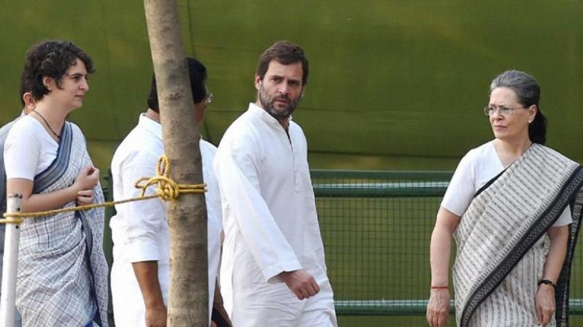 Centre revises security rules for Gandhis, says SPG will accompany them at all times