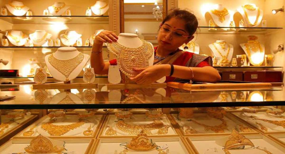 Planning to buy gold this Dhanteras? Here are best bank offers on gold  purchase | Business News – India TV