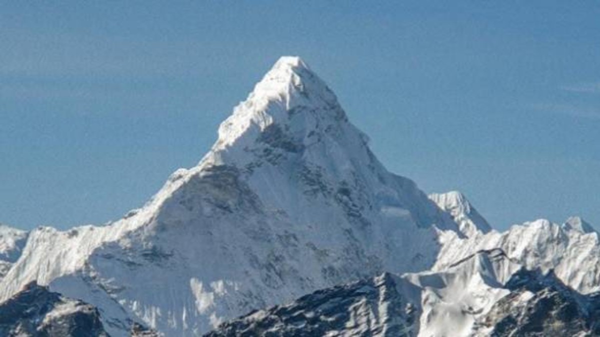 Nepali climber scales world's 14 highest peaks in 190 days